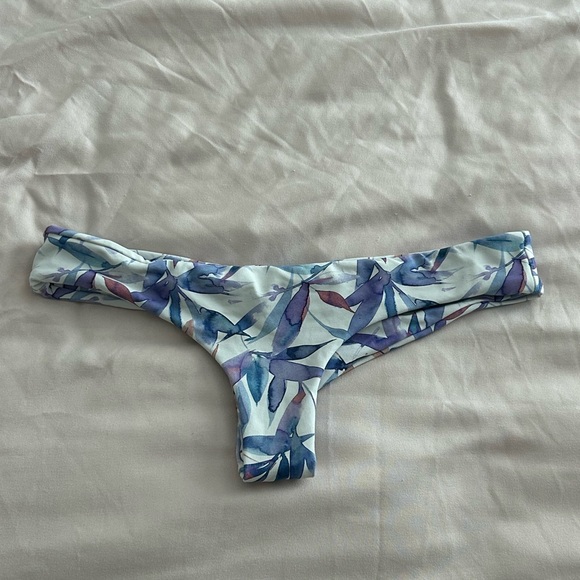 Midori Bikinis Floral Print Bikini Set (Top L / Bottom M) - Picture 6 of 9